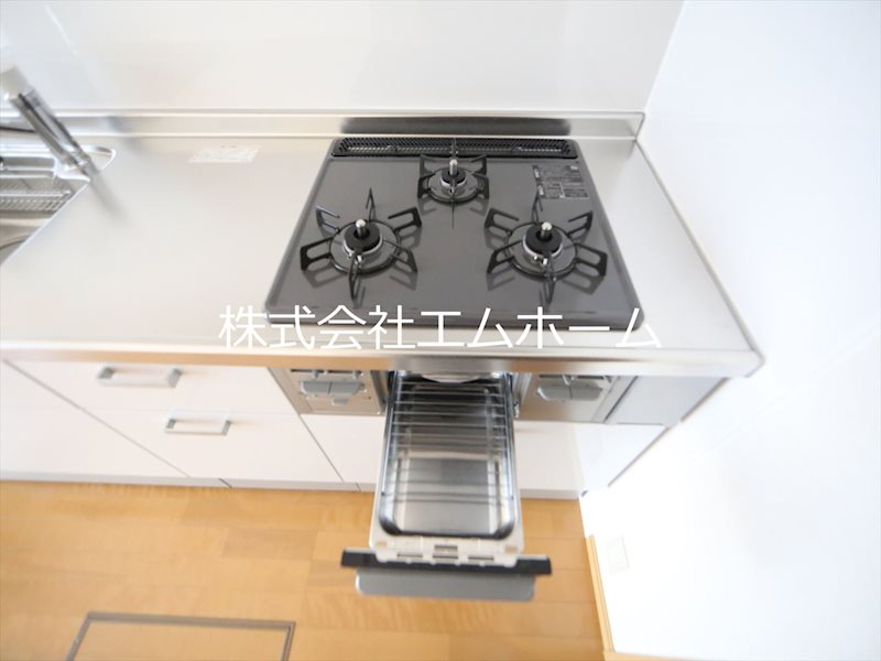 プラッサムコート多屋 システムキッチン（ガス3口コンロ・グリル）