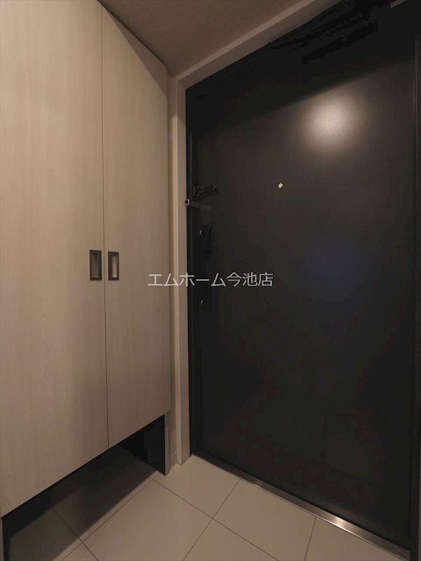 プレイズシード御器所イースト 玄関（シューズボックス充実）