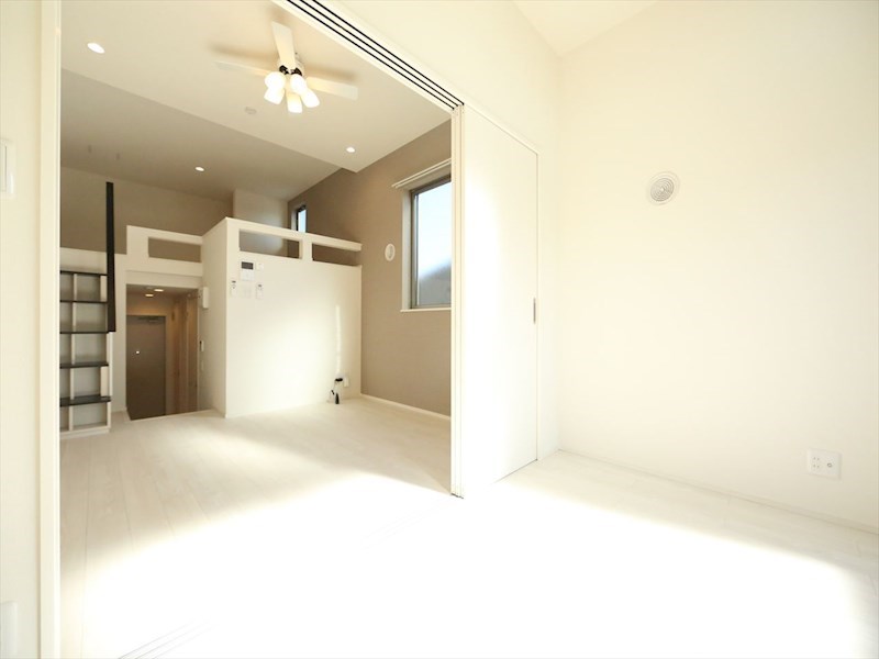 Ｔ－ＲｅｓｉｄｅｎｃｅIII 洋室5.1帖　洋室3.9帖　ロフト6.6帖　同仕様写真