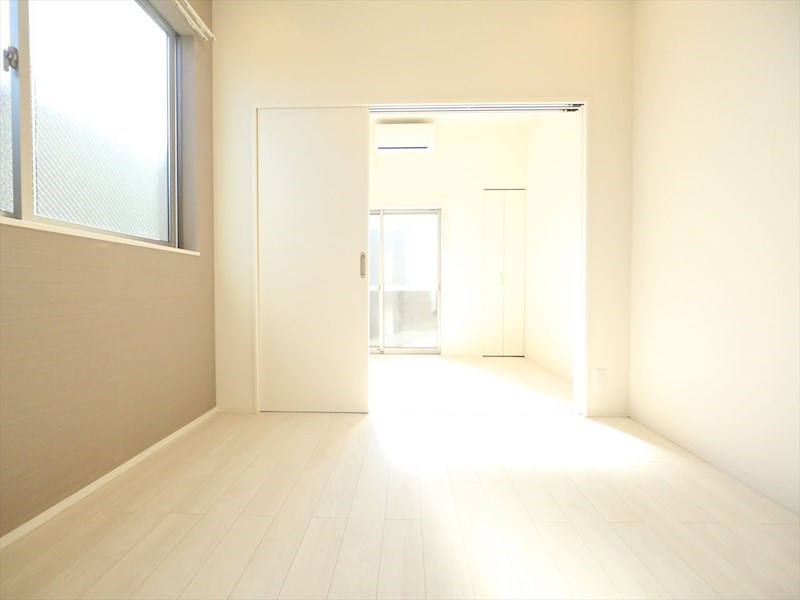 Ｔ－ＲｅｓｉｄｅｎｃｅIII 洋室5.1帖　洋室3.9帖　バルコニー　同仕様写真