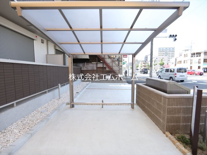 ベンティ明治 屋根付き駐輪場
