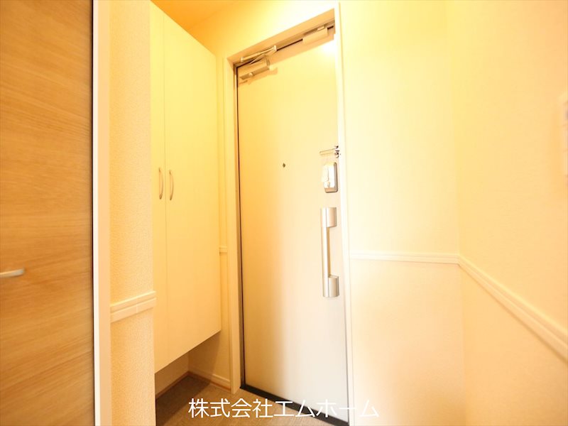 ベンティ明治 玄関　シューズボックスあり（収納充実してます）