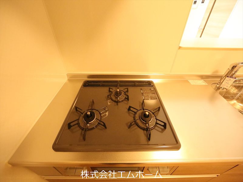 ベンティ明治 カウンターキッチン（ガス3口コンログリル付）