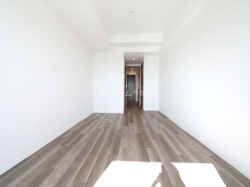 S-RESIDENCE勝川駅前 洋室9.7帖　エアコン完備　バルコニーに面しています