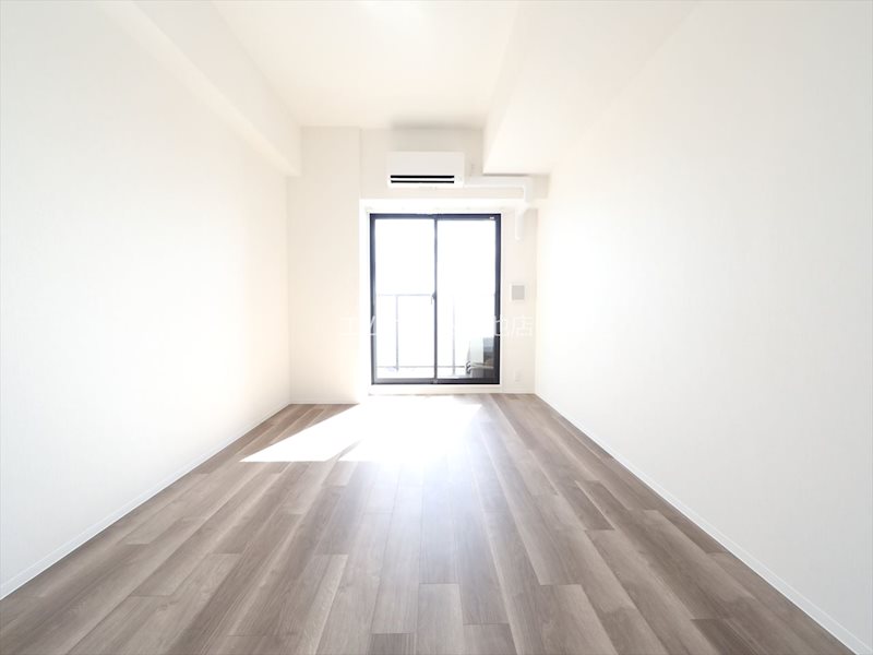 S-RESIDENCE勝川駅前 洋室9.7帖　エアコン完備　バルコニーに面しています