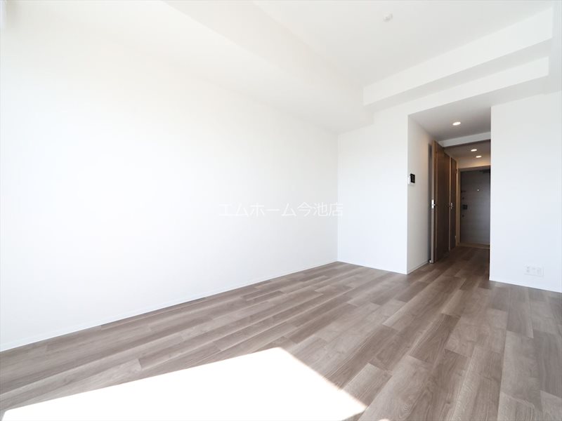 S-RESIDENCE勝川駅前 洋室9.7帖　エアコン完備　バルコニーに面しています