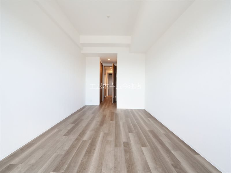 S-RESIDENCE勝川駅前 洋室9.8帖　エアコン完備　バルコニーに面しています