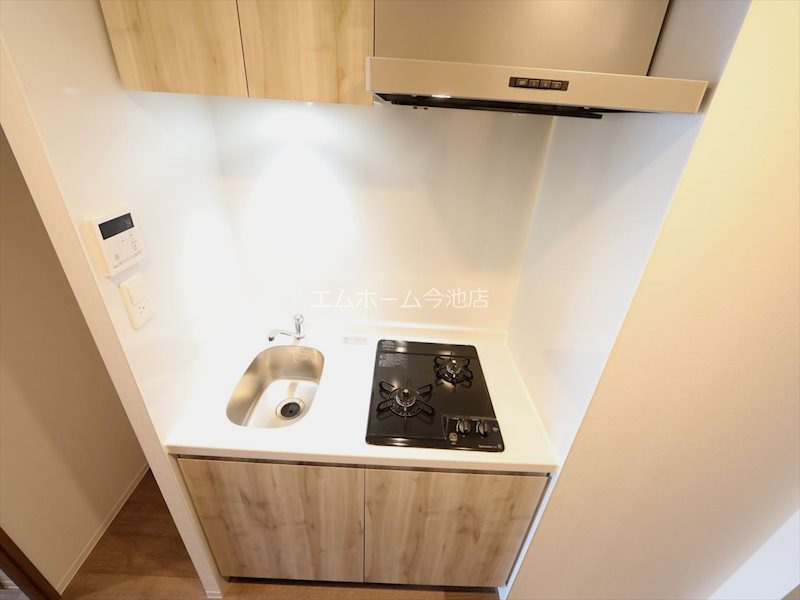 S-RESIDENCE勝川駅前 システムキッチン（ガス2口コンロ付）