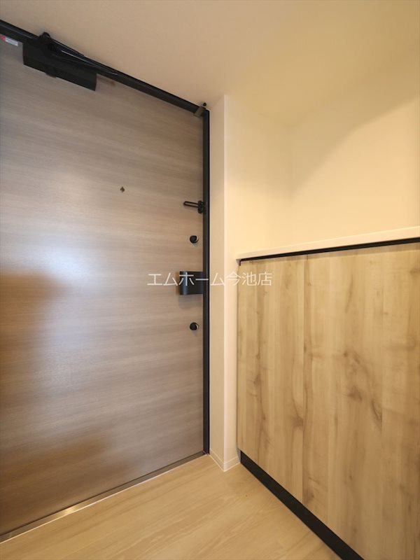 S-RESIDENCE勝川駅前 玄関（シューズボックス完備）