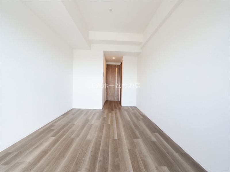 S-RESIDENCE勝川駅前 洋室9.8帖　エアコン完備　バルコニーに面しています