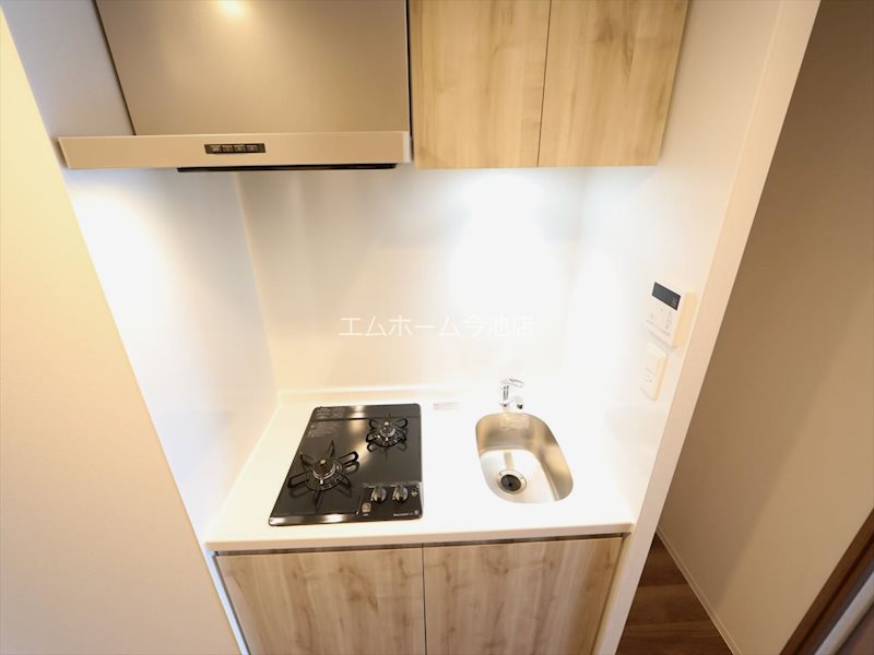 S-RESIDENCE勝川駅前 システムキッチン（ガス2口コンロ付）