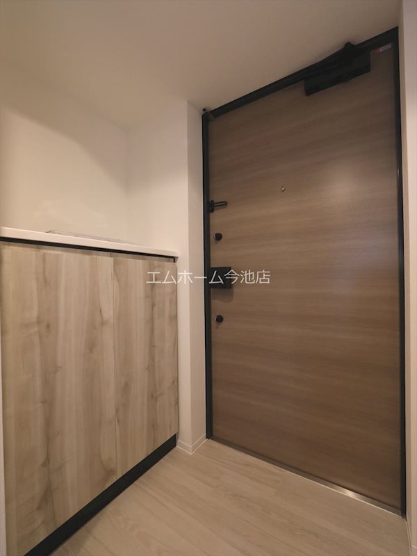 S-RESIDENCE勝川駅前 玄関（シューズボックス完備）