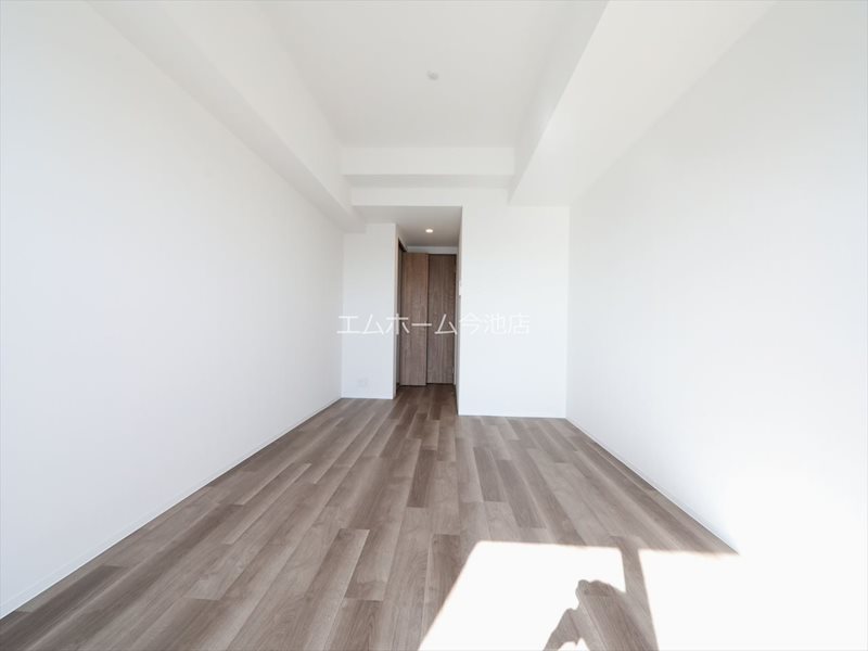 S-RESIDENCE勝川駅前 洋室9.9帖　エアコン完備　バルコニーに面しています