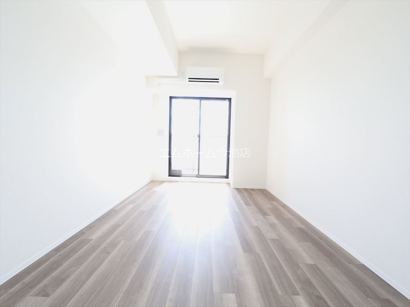 S-RESIDENCE勝川駅前 洋室9.7帖　エアコン完備　バルコニーに面しています