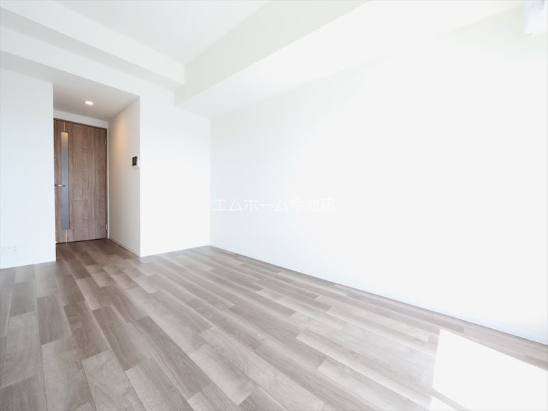 S-RESIDENCE勝川駅前 洋室9.7帖　エアコン完備　バルコニーに面しています