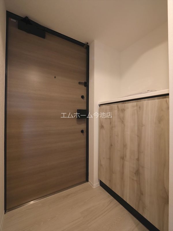 S-RESIDENCE勝川駅前 玄関（シューズボックス完備）