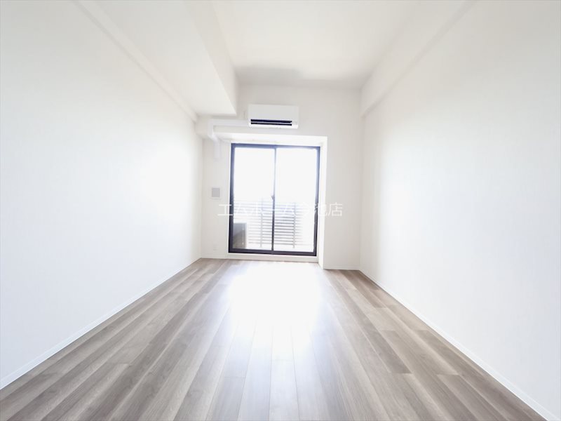 S-RESIDENCE勝川駅前 洋室9.8帖　エアコン完備　バルコニーに面しています