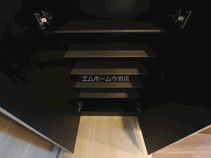 S-RESIDENCE勝川駅前 玄関（シューズボックス完備