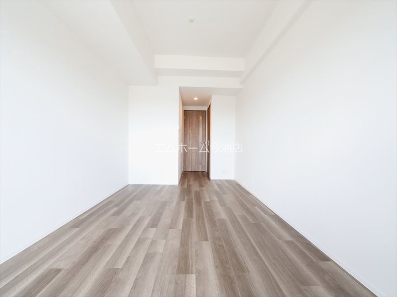 S-RESIDENCE勝川駅前 洋室9.8帖　エアコン完備　バルコニーに面しています