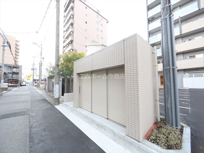 ア ドマーニ 敷地内ゴミ置き場