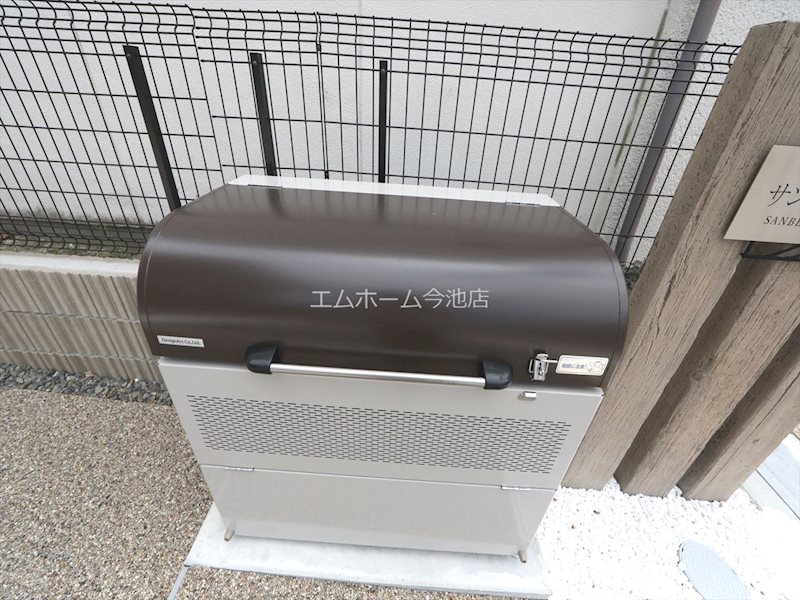 サンベルテ竹越 敷地内ゴミ置き場