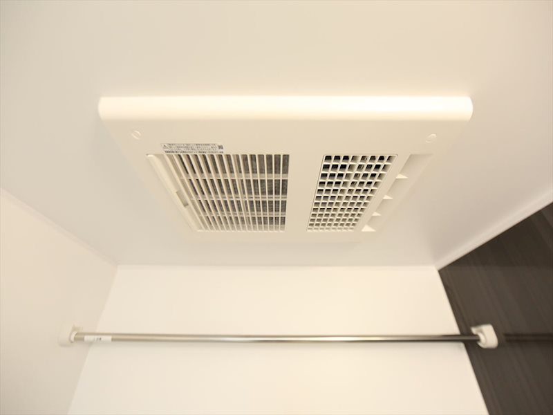 MOVE栄生WEST 浴室暖房乾燥機付　24時間換気機能付バスルーム