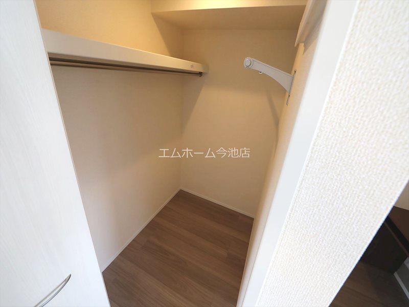 サンベルテ竹越 ウォークインクローゼット（収納充実しています）