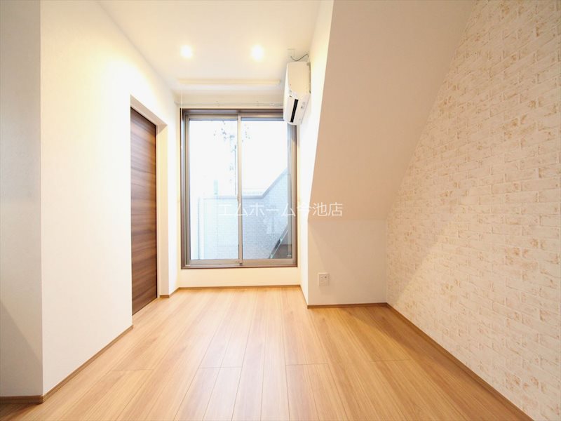 Grandtic Residence 堀田 LDK9.0帖　エアコン付　バルコニーに面しています