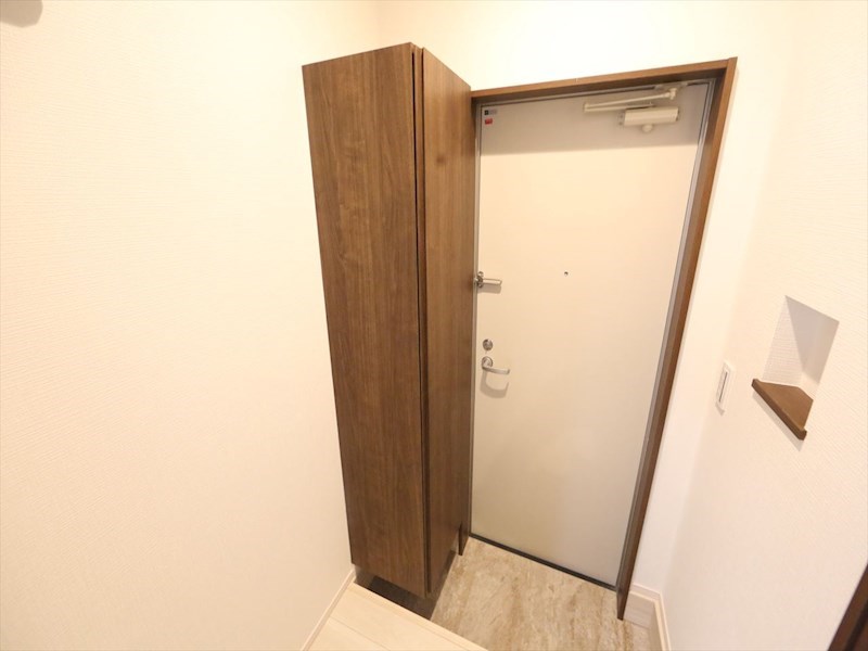 ＲＥＧＡＬＥＳＴ草薙 玄関　シューズボックス付（収納充実してます）　同仕様写真