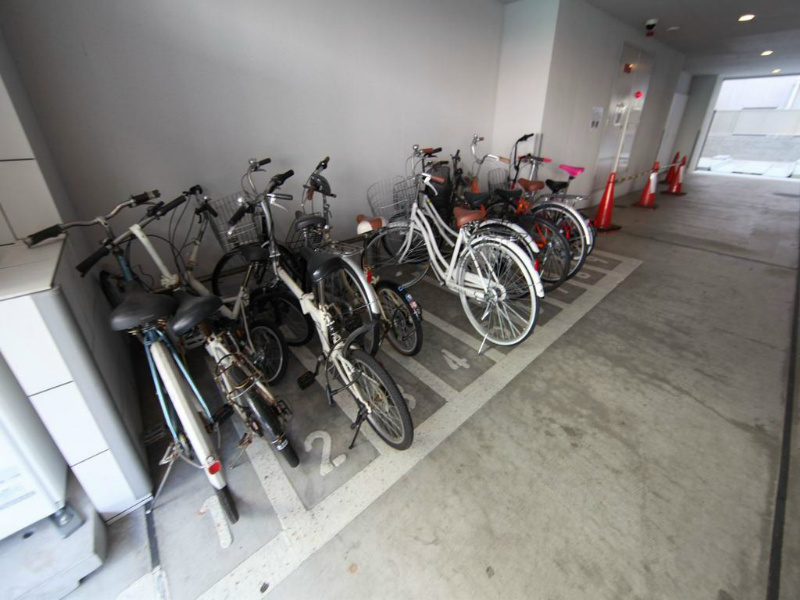 リヴシティ栄 駐輪場完備