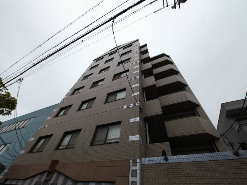 外観　オートロック　防犯カメラ