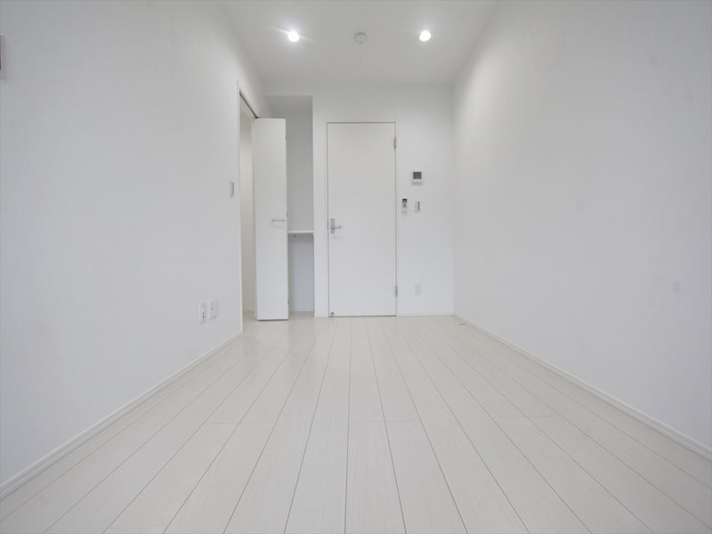 T.A 柵下町2丁目 洋室6.1帖　収納充実　エアコン完備