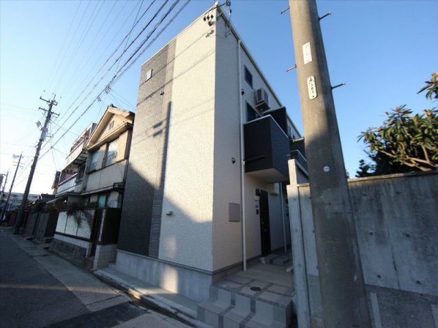 Brightwill中村公園 愛知県名古屋市中村区 中村中町1丁目30-5 ロフトに階段で上がれます(階段式ロフト)