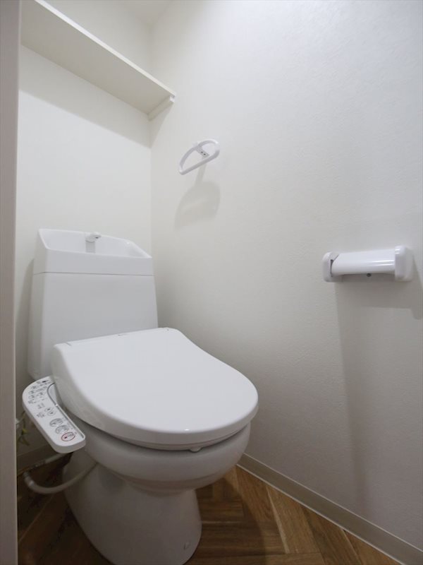 Calm庄内通(カームショウナイドオリ) 温水洗浄暖房便座付トイレ
