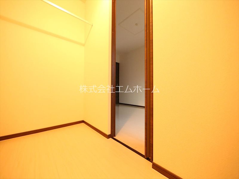 ＰＬＵＳＳＵＭ ＣＯＵＲＴ 児玉 ウォークインクローゼット　収納充実してます