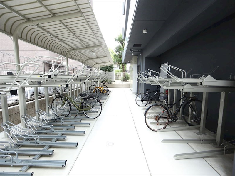 エスリードレジデンス東別院マークス 屋根付き駐輪場