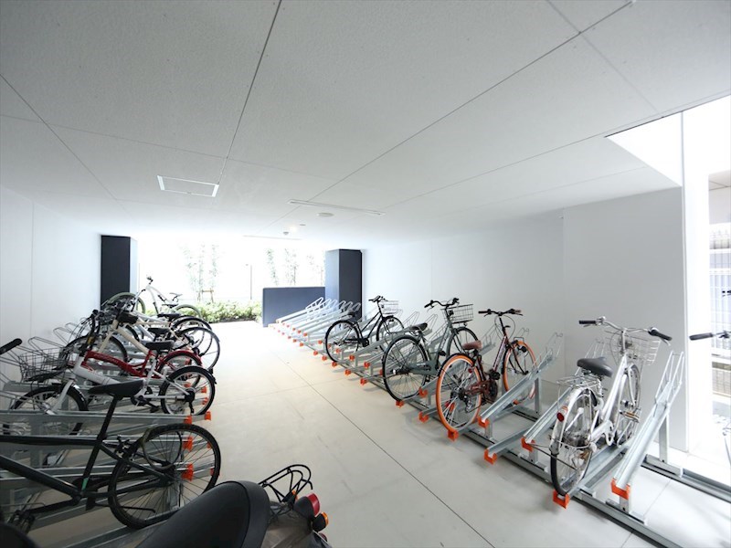 エステムコート名古屋鶴舞IIレアーヴ 屋根付き駐輪場