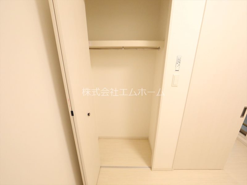 プレミール金山 クローゼット（収納充実してます）