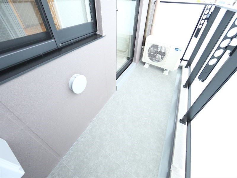 ＢＬＥＳＴＯＮ ＣＯＵＲＴ ＫＡＮＡＹＡＭＡ バルコニー