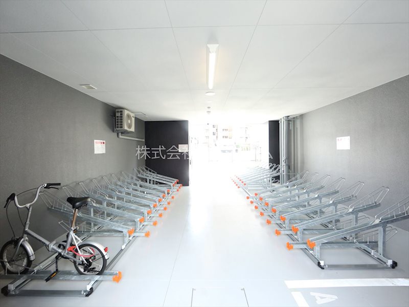 ディアレイシャス尾頭橋 屋根付き駐輪場