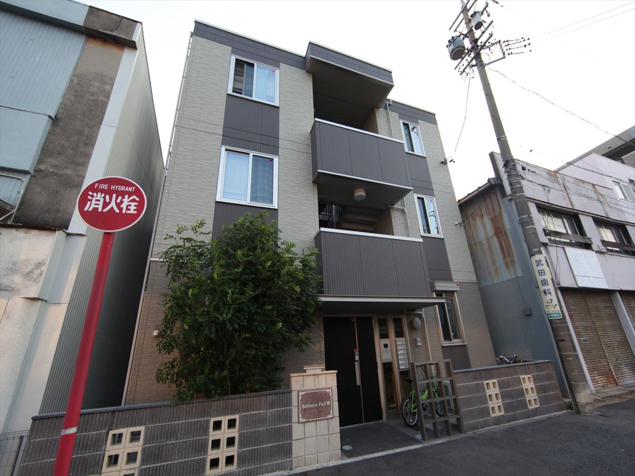 外観 ホームセキュリティ加入 オートロック付 1フロア2部屋
