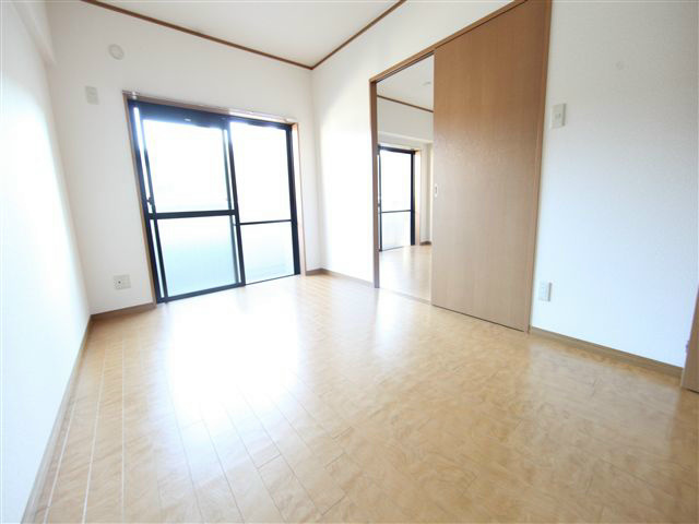 ベルドミール葵22 ＬＤＫ12帖　洋室6帖　２ＷＡＹバルコニー
