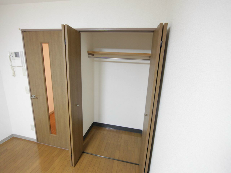 ソレイユ東海通 クローゼット　収納充実してます