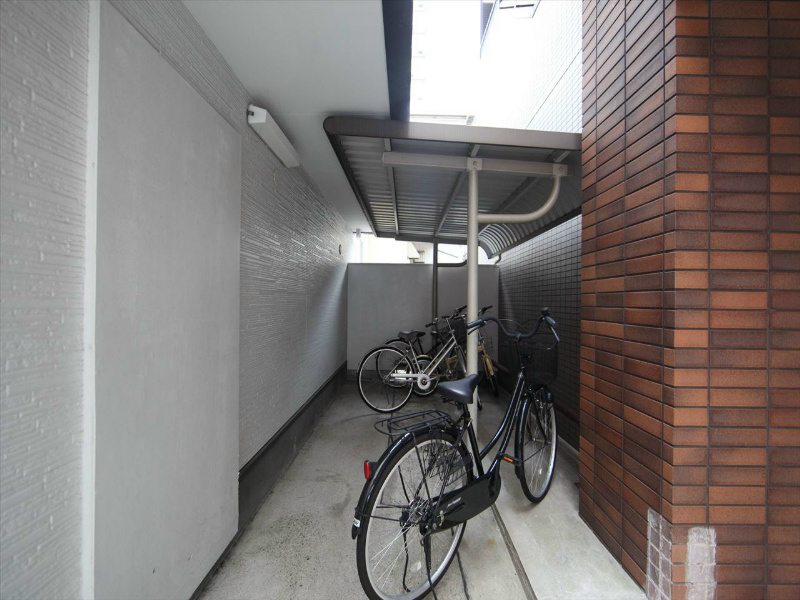 コンフォート御器所 屋根付き駐輪場