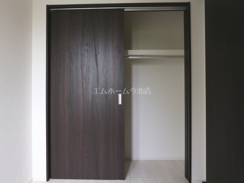 グランティック港テラス クローゼット付（収納充実してます）
