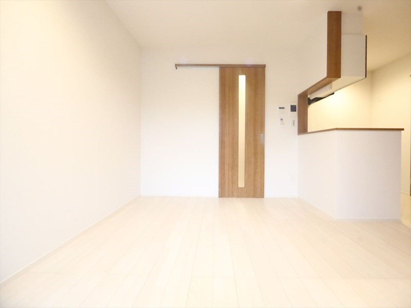 ＲＥＧＡＬＥＳＴ荒畑 ＬＤＫ10.7帖　システムキッチン　エアコン完備　同仕様写真