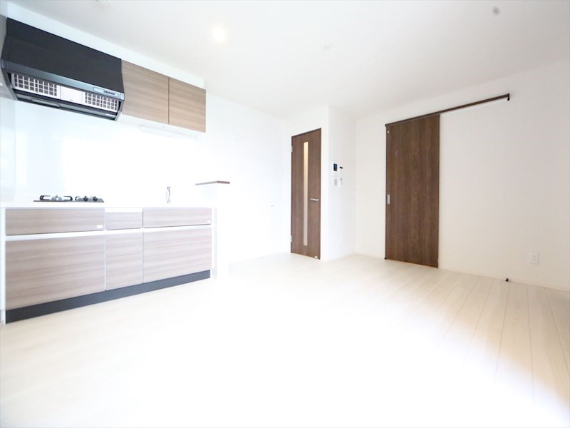 ＲＥＧＡＬＥＳＴ三番町 ＬＤＫ10.2帖　システムキッチン　エアコン完備　同仕様写真