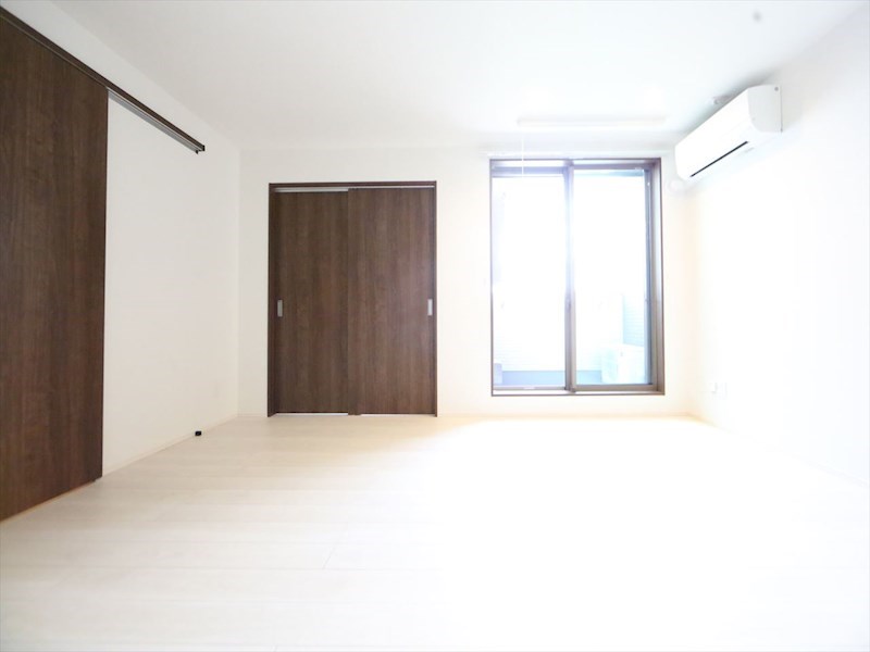 ＲＥＧＡＬＥＳＴ三番町 ＬＤＫ10.2帖　エアコン完備　バルコニー　同仕様写真