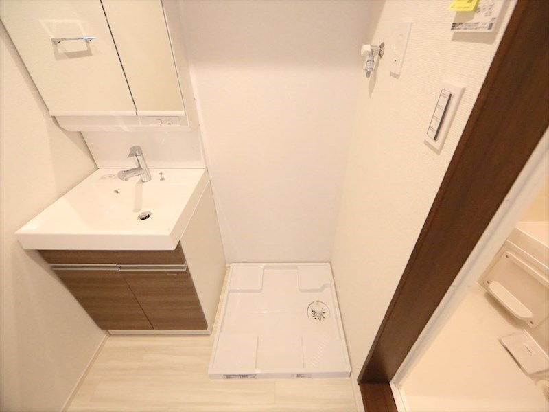 ＲＥＧＡＬＥＳＴ三番町 脱衣所　室内洗濯機置き場　同仕様写真