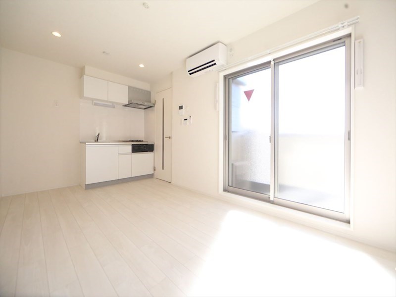 Fine Residence T01 ＬＤＫ8.8帖　システムキッチン　バルコニー　同仕様写真